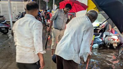 Bengaluru Heavy Rain: ಮಳೆಯಿಂದ ಸಮಸ್ಯೆ; 3 ಗಂಟೆಯೊಳಗೆ ಪರಿಹಾರ ಜಿಬಿಎ ಮುಖ್ಯ ಆಯುಕ್ತ ಮಹೇಶ್ವರ್ ರಾವ್