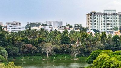 Bengaluru Real Estate: ಬೆಂಗಳೂರು ರಿಯಲ್ ಎಸ್ಟೇಟ್‌ ಮೇಲೆ ಹೊಸ ಪ್ರಭಾವ: AI, ಉದ್ಯೋಗ ಅನಿಶ್ಚಿತತೆ ನಡುವೆ ಬೆಲೆ ಇಳಿಕೆ ಭೀತಿ