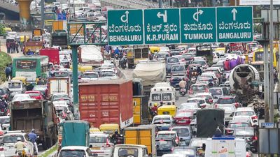Bengaluru Airport: ಬೆಂಗಳೂರು ಏರ್‌ಪೋರ್ಟ್ ರಾಷ್ಟ್ರೀಯ ಹೆದ್ದಾರಿ ಮಾರ್ಗದ ಸ್ವಚ್ಛತೆ ಮುಂದಾದ ಜಿಬಿಎ