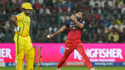 ಐಪಿಎಲ್ ಇತಿಹಾಸದಲ್ಲಿ ಹೊಸ ದಾಖಲೆ: 200 ವಿಕೆಟ್ ಕಿತ್ತು ಇತಿಹಾಸ ನಿರ್ಮಿನಿಸಿದ ಆರ್‌ಸಿಬಿ ಸ್ಟಾರ್ ಬೌಲರ್‌ ಭುವನೇಶ್ವರ್ ಕುಮಾರ್ 