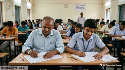 ಮಗನ ಜೊತೆಯಲ್ಲೇ ದ್ವಿತೀಯ PUC ಪರೀಕ್ಷೆ ಬರೆದು ಪಾಸ್ ಆದ 57 ವರ್ಷದ ತಂದೆ: 40 ವರ್ಷದ ಹಿಂದಿನ ಕನಸು ನನಸು