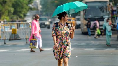 Karnataka Weather: ಮುಂದಿನ ಐದು ದಿನ ಕರ್ನಾಟಕದ 20 ಜಿಲ್ಲೆಗಳಲ್ಲಿ ಮಳೆ, ವಾಡಿಕೆಗಿಂತ 3 ಡಿಗ್ರಿ ಹೆಚ್ಚಲಿದೆ ತಾಪಮಾನ