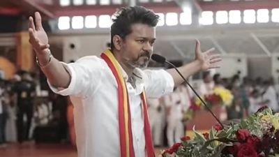 Thalapathy Vijay: ತಮಿಳುನಾಡು ವಿಧಾನಸಭೆ ಚುನಾವಣೆ: ನಟ ದಳಪತಿ ವಿಜಯ್ ಟಿವಿಕೆ,  ಡಿಎಂಕೆ, ಎಐಎಡಿಎಂಕೆ ನಡುವೆ ನೇರ ಪೈಪೋಟಿ    