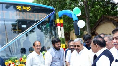 ಬೆಂಗಳೂರು-ತುಮಕೂರು ನಡುವೆ BMTC 'ವಜ್ರ ವಿಸ್ತಾರ' ವೋಲ್ವೋ ಎಸಿ ಬಸ್ ಸೇವೆ ಆರಂಭ: ಇಲ್ಲಿದೆ ಟೈಮಿಂಗ್ಸ್ 