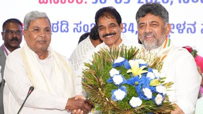ಸಿಎಂ ಗದ್ದುಗೆ ಏರಲಿರುವ ಡಿ.ಕೆ.ಶಿವಕುಮಾರ್ಗೆ ಮೂರು ಮಹತ್ವದ ಸಲಹೆ ಕೊಟ್ಟ ಸಿದ್ದರಾಮಯ್ಯ