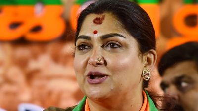 ಕೌಟುಂಬಿಕ ವಿಚಾರಗಳಲ್ಲಿ ಹಸ್ತಕ್ಷೇಪ ಮಾಡೋರನ್ನ ಶಿಕ್ಷಿಸಿ: ಹೆಣ್ಮಕ್ಕಳ ಅವಮಾನಿಸುವವರಿಗೆ ನಟಿ ಖುಷ್ಬೂ ಖಡಕ್ ವಾರ್ನಿಂಗ್