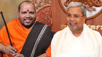 ಕುರುಬ ಮಾತಿಗೆ ತಪ್ಪಲ್ಲ; ರಾಜ್ಯಕ್ಕೆ ಸಿದ್ದರಾಮಯ್ಯರ ಮಾರ್ಗದರ್ಶನ ಬೇಕು: ಶ್ರೀ ಈಶ್ವರಾನಂದಪುರೀ ಸ್ವಾಮೀಜಿ