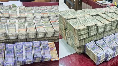 Cash: ಎರ್ಟಿಗಾ ಕಾರ್‌ನಲ್ಲಿ ಸಿಕ್ಕಿತು ಬರೋಬ್ಬರಿ ₹2.56 ಕೋಟಿ ಕಂತೆ ಕಂತೆ ಹಣ: ಪೊಲೀಸರಿಂದ ಭರ್ಜರಿ ಕಾರ್ಯಾಚರಣೆ