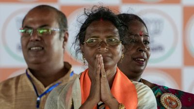 Ratna Debnath: ಪಶ್ಚಿಮ ಬಂಗಾಳ ಸರ್ಕಾರದ ವಿರುದ್ಧ ತಿರುಗಿ ಬಿದ್ದು ಗೆದ್ದ ಅತ್ಯಾಚಾರ ಸಂತ್ರಸ್ತೆ ತಾಯಿ ರತ್ನಾ ದೇಬ್ನಾಥ್ 
