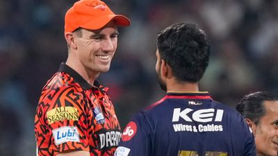 RCB Playing 11: ಎಸ್ಆರ್ಎಚ್ ವಿರುದ್ಧ ಕಣಕ್ಕಿಳಿಯಲಿದ್ದಾರಾ ಫಿಲ್ ಸಾಲ್ಟ್? ಹೀಗಿದೆ ಆರ್ಸಿಬಿ ಸಂಭಾವ್ಯ ಪ್ಲೇಯಿಂಗ್ 11