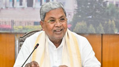 Siddaramaiah biography: ರೈತ ಕುಟುಂಬದಿಂದ ಬಂದು ಸಿಎಂ ಕುರ್ಚಿ ಏರಿದ ಸಿದ್ದರಾಮಯ್ಯ ಅಹಿಂದ ನಾಯಕನಾಗಿ ಬೆಳೆದ ಯಶೋಗಾಥೆ