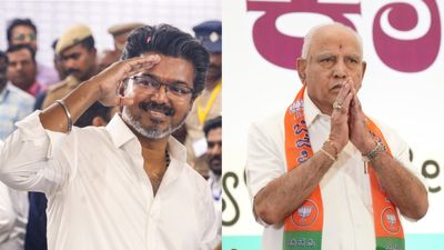 ವಿಜಯ್‌ಗೆ ಅವಕಾಶ ನಿರಾಕರಿಸಿದ ರಾಜ್ಯಪಾಲರು: 2018ರಲ್ಲಿ ಬಿಎಸ್‌ವೈಗೆ ಕೊಟ್ಟಿದ್ದ ಚಾನ್ಸ್‌ ನೆನಪಿಸಿದ ನೆಟ್ಟಿಗರು