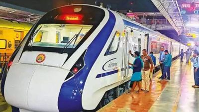Vande Bharat Train: ಪ್ಲಾಟ್‌ಫಾರ್ಮ್ ಎತ್ತರದ ವ್ಯತ್ಯಾಸ, ವಂದೇ ಭಾರತ್ ರೈಲು ಹತ್ತಲು ಸಮಸ್ಯೆ