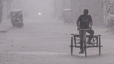 IMD Weather Forecast: ಚಂಡಮಾರುತ ಪ್ರಸರಣ, ಮುಂದಿನ 5 ದಿನ ಈ ಭಾಗಗಳಲ್ಲಿ ಧಾರಾಕಾರ ಮಳೆ: ಹವಾಮಾನ ವರದಿ