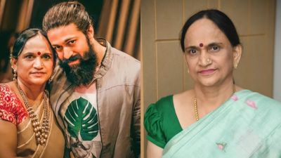 ಯಶ್ ಒರಿಜಿನಲ್ ಹೆಸರು ನವೀನ್ ಕುಮಾರ್ ಅಲ್ಲ, ಅಸಲಿ ಹೆಸರು ರಿವೀಲ್ ಮಾಡಿದ ತಾಯಿ ಪುಷ್ಪಾ