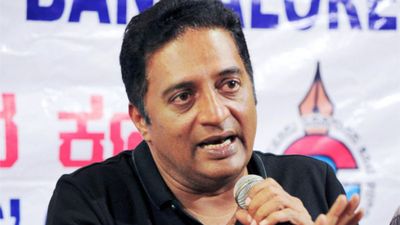 ದಕ್ಷಿಣ ಭಾರತ ಆಕ್ರಮಿಸಲು ರಾಮ-ಲಕ್ಷ್ಮಣ ಬಂದಿದ್ದರೆಂದ ನಟ ಪ್ರಕಾಶ್ ರಾಜ್ ವಿರುದ್ಧ ಕೇಸ್