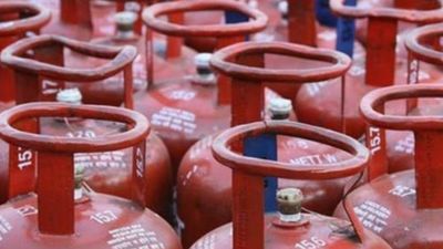 Commercial LPG: ಹೋಟೆಲ್, ಕೈಗಾರಿಕಾ ಉದ್ಯಮಕ್ಕೆ ಬಿಗ್ ರಿಲೀಫ್ ನೀಡಿದ ಕೇಂದ್ರದ ನಿರ್ಧಾರ 