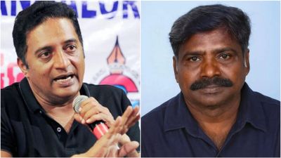 “ಸುಳ್ಳು ಸುದ್ದಿಗೆ ರೆಕ್ಕೆ ಪುಕ್ಕ ಕಟ್ಟಿ ಹಬ್ಬಿಸುತ್ತಿದ್ದಾರೆ”: ಧರ್ಮಸ್ಥಳ ಪ್ರಕರಣದ ಆರೋಪಕ್ಕೆ ನಟ ಪ್ರಕಾಶ್ ರಾಜ್ ಪ್ರತಿಕ್ರಿಯೆ