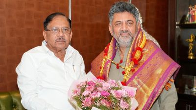 ಇಂದು ಡಿಕೆ ಶಿವಕುಮಾರ್ ಪ್ರಮಾಣವಚನ ಸ್ವೀಕಾರ: 10 ಸಚಿವರು, ಒಬ್ಬರಿಗೆ ಡಿಸಿಎಂ ಹುದ್ದೆ, ಇಲ್ಲಿದೆ ಸಂಪೂರ್ಣ ಮಾಹಿತಿ 