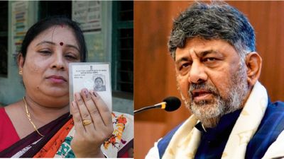 DK Shivakumar: ಎಸ್‌ಐಆರ್‌ನಲ್ಲಿ ತಪ್ಪು ಮಾಡಿದರೆ ಗೃಹಲಕ್ಷ್ಮೀ ಸೇರಿ ಪಂಚ ಗ್ಯಾರಂಟಿ ಸಿಗಲ್ಲ: ಡಿಕೆಶಿ ಎಚ್ಚರಿಕೆ 