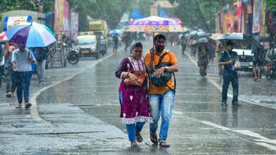 Karnataka Weather: ಒಳನಾಡಿಗೆ ಕೈ ಕೊಟ್ಟ ಮುಂಗಾರು, ಕರಾವಳಿಗೆ ಮೇಲೆ ಭಾರೀ ಕರುಣೆ, ಆರೆಂಜ್ ಅಲರ್ಟ್