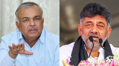 ರಾಮಲಿಂಗಾ ರೆಡ್ಡಿ ರಾಜೀನಾಮೆ: ಕೊನೆಗೂ ಕುಚುಕು ಆಸೆ ನೆರವೇರಿಸುವ ಭರವಸೆ ನೀಡಿದ ಸಿಎಂ ಡಿಕೆ ಶಿವಕುಮಾರ್