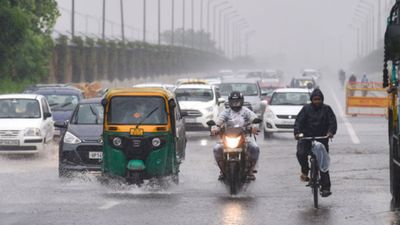 Karnataka Weather: ಬೆಂಗಳೂರು ಸೇರಿದಂತೆ ಈ ಜಿಲ್ಲೆಗಳ ಜನ ಅಲರ್ಟ್ ಆಗಿ: ಇಂದು ಆರ್ಭಟಿಸಲಿದೆ ಮಳೆ