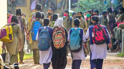 School Holiday Tomorrow: ಶಾಲಾ - ಕಾಲೇಜು ಸೇರಿ ಸರ್ಕಾರಿ ರಜೆ,  ಈ ಭಾಗದಲ್ಲಿ ಮದ್ಯ ಮಾರಾಟವೂ ನಿಷೇಧ