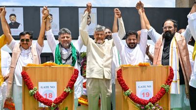 ತುಂಗಭದ್ರಾ ಡ್ಯಾಂನ ಹೈಟೆಕ್ ಗೇಟ್‌ಗಳ ಲೋಕಾರ್ಪಣೆ: 33 ಟಿಎಂಸಿ ನೀರುಳಿಸಲು ಮಹತ್ವದ ತೀರ್ಮಾನ: ಡಿಕೆ ಶಿವಕುಮಾರ್  