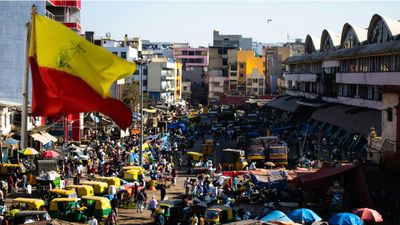 Bengaluru Kannada: ಕೇಳ್ದೆ ಇದ್ದರೆ ನಮ್ಮ ತಲೆ ಮೇಲೆ ಕೂತು ಸವಾರಿ ಮಾಡ್ತಾರೆ ಈ ಹಿಂದಿಯನ್ಸ್: ನಿರ್ದೇಶಕ ಕವಿರಾಜ್
