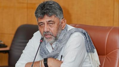 ಆಡಳಿತ ವೆಚ್ಚ ಕಡಿತಕ್ಕೆ ಸರ್ಕಾರ ಮಾಸ್ಟರ್ ಪ್ಲಾನ್: ಶೀಘ್ರವೇ ವಿವಿಧ ಇಲಾಖೆಗಳ ವಿಲೀನಕ್ಕೆ ಸಿಎಂ ಡಿಕೆಶಿ ಒಲವು