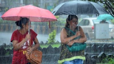Karnataka Weather: ಬೆಂಗಳೂರು ಸೇರಿ ರಾಜ್ಯದ ಈ ಜಿಲ್ಲೆಗಳಲ್ಲಿ ಮುಂದಿನ ಮೂರು ದಿನ ಭಾರಿ ಮಳೆ ಮುನ್ಸೂಚನೆ