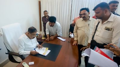 ಕರ್ನಾಟಕದ ಪ್ರತಿಯೊಬ್ಬ ಶಾಸಕರಿಗೂ ಈ ಕಾರಣಕ್ಕೆ ₹1 ಕೋಟಿ ಕಾರಣವೇನು, ಪ್ರತಿ ಜಿಲ್ಲೆಗೆ ₹5 ಕೋಟಿ ಹಣ ಇಲ್ಲಿದೆ ಸಂಪೂರ್ಣ ವಿವರ
