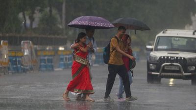 Karnataka Rain: ಮುಂಗಾರು ಆರ್ಭಟ, ಇಂದು ಈ ಜಿಲ್ಲೆಗಳಲ್ಲಿ ಭಾರಿ ಮಳೆ ಮುನ್ಸೂಚನೆ