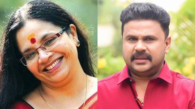 'ഏട്ടന് ലക്ഷക്കണക്കിന് ആരാധകരുണ്ടെങ്കിൽ ആ പടം ഇങ്ങനെ പൊട്ടിപ്പോകില്ലല്ലോ', ദിലീപിനെ പരിഹസിച്ച് ഭാഗ്യലക്ഷ്മി