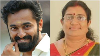 ഉണ്ണി മുകുന്ദന്‍ അവിടെ നില്‍ക്കട്ടെ; പാലക്കാട് മല്‍സരിക്കാന്‍ പ്രമീള ശശിധരന്‍, പോര് കടുത്തു