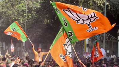 താക്കറെ കോട്ട തകര്‍ത്ത് ബിജെപി; മഹാരാഷ്ട്രയുടെ നഗരഹൃദയം കാവി പുതഞ്ഞു