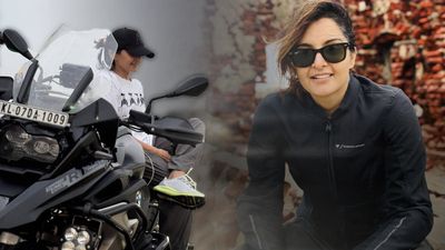  'എന്ത് ചെയ്താലും മീനാക്ഷിക്ക് ഈ അമ്മയെ ഇഷ്ടമല്ല,മകൾക്ക് വേണ്ടാതായാൽ ലോക പരാജയം';മഞ്ജുവിന് അധിക്ഷേപം