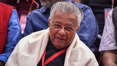 പ്രചരണം താന്‍ തന്നെ നയിക്കുമെന്ന് പിണറായി, മത്സരിക്കില്ല? 'ആരും സ്വയം സ്ഥാനാര്‍ത്ഥികളാകേണ്ട'