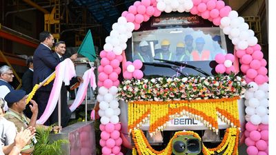 ഈ വര്‍ഷം ബെംഗളൂരുവിന് ഇരട്ടി സന്തോഷം; നമ്മ മെട്രോ പിങ്ക് ബ്ലൂ ലൈനുകള്‍ തുറന്നുകൊടുക്കും