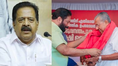 പിണറായി വിജയന്റെ സത്യഗ്രഹം കോമഡി എന്ന് രമേശ് ചെന്നിത്തല; തരംകിട്ടുമ്പോള്‍ മോദിയെ പ്രസാദിപ്പിച്ചു