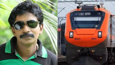 'മലബാറിലെ ജനങ്ങളെ എന്താ തവിട് കൊടുത്തു വാങ്ങിച്ചതാണോ?'; അമൃത് ഭാരത് സ്‌റ്റോപ്പ് കുറഞ്ഞതിൽ സന്തോഷ് പണ്ഡിറ്റ്