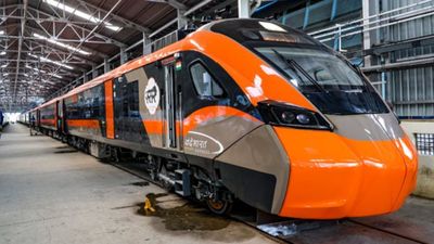 വന്ദേഭാരത് എക്സ്പ്രസിൻ്റെ കോച്ചുകൾ 20 ആക്കി ഉയർത്തി: 278 അധിക സീറ്റുകൾ