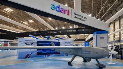 ലിയോനാർഡോയുമായി കരാറിൽ ഒപ്പുവെച്ച് അദാനി ഡിഫൻസ്; സേനയ്ക്ക് ആവശ്യമായ ഹെലികോപ്റ്ററുകൾ വികസിപ്പിക്കും