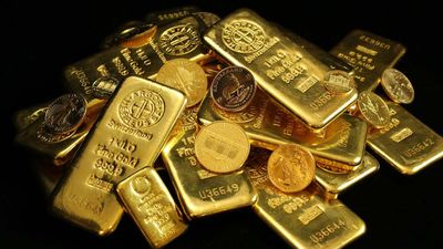 സ്വര്‍ണം ഇപ്പോള്‍ വാങ്ങണോ അതോ വില്‍ക്കണോ? ഇങ്ങനെ ചെയ്താല്‍ നഷ്ടം വരില്ല