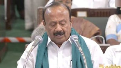 അറിയാവുന്നത് ഹിന്ദി മാത്രം; ഉത്തരേന്ത്യക്കാര്‍ വരുന്നത് മേശ തുടയ്ക്കാന്‍; മന്ത്രിയുടെ വിവാദ പ്രസംഗം