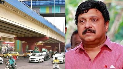 ആകെ കുഴപ്പം; വൈറ്റില മേല്‍പ്പാലം തല്ലിപ്പൊളിച്ച് കളയണം; കുറേ തൂണുകള്‍ പണിതുവച്ചിരിക്കുന്നു