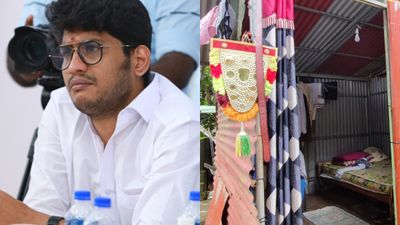 'ഇന്ന് എനിക്ക് ഫ്ലാറ്റ് ഉണ്ട്, ആഡംബര വാഹനങ്ങളുണ്ട്, ഇതൊക്കെയും എന്റെ കഴിവ് കൊണ്ട് നേടിയെടുത്തത്'; അഖിൽ മാരാർ