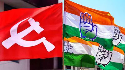 എല്ലാം കണക്കാ...- കാൽനൂറ്റാണ്ടിനിടെ എൽഡിഎഫ് പതുങ്ങിയതും യുഡിഎഫ് കുതിച്ചതും 2001ൽ