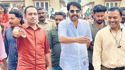 സെലിബ്രിറ്റി കാഴ്ച്ചക്കാരനേക്കാള്‍ മലയാളിക്ക് പ്രധാനം റഫീഖും സിദ്ദിഖും ഉള്‍പ്പെടെ ഉള്ളവര്‍ എന്ന് പികെ നവാസ്